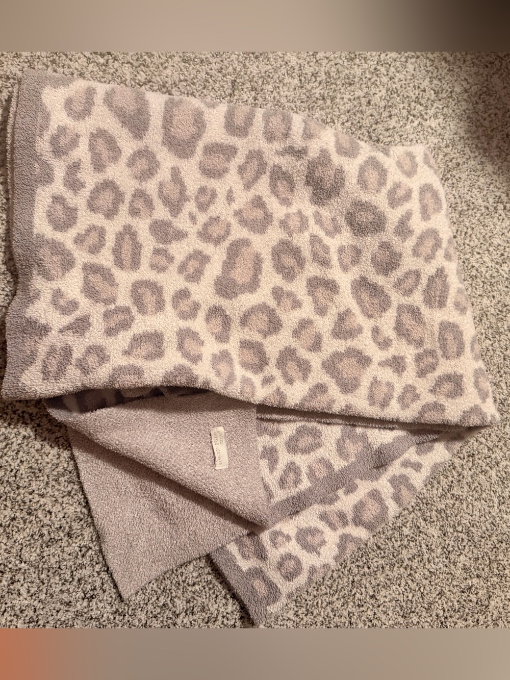 Cozy Leopard Print blanket Taupe